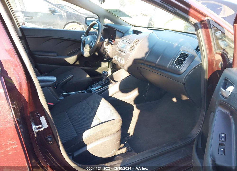2018 KIA FORTE LX VIN: 3KPFK4A79JE169188
