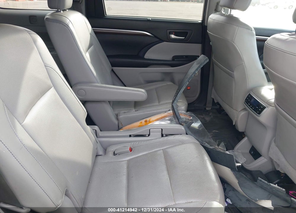 2015 TOYOTA HIGHLANDER LIMITED PLATINUM V6 VIN: 5TDDKRFH3FS208263