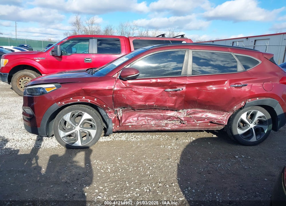 2017 HYUNDAI TUCSON LIMITED VIN: KM8J3CA25HU370390