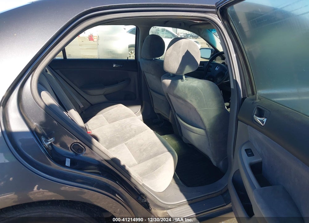 2005 HONDA ACCORD 2.4 EX VIN: 1HGCM567X5A037532