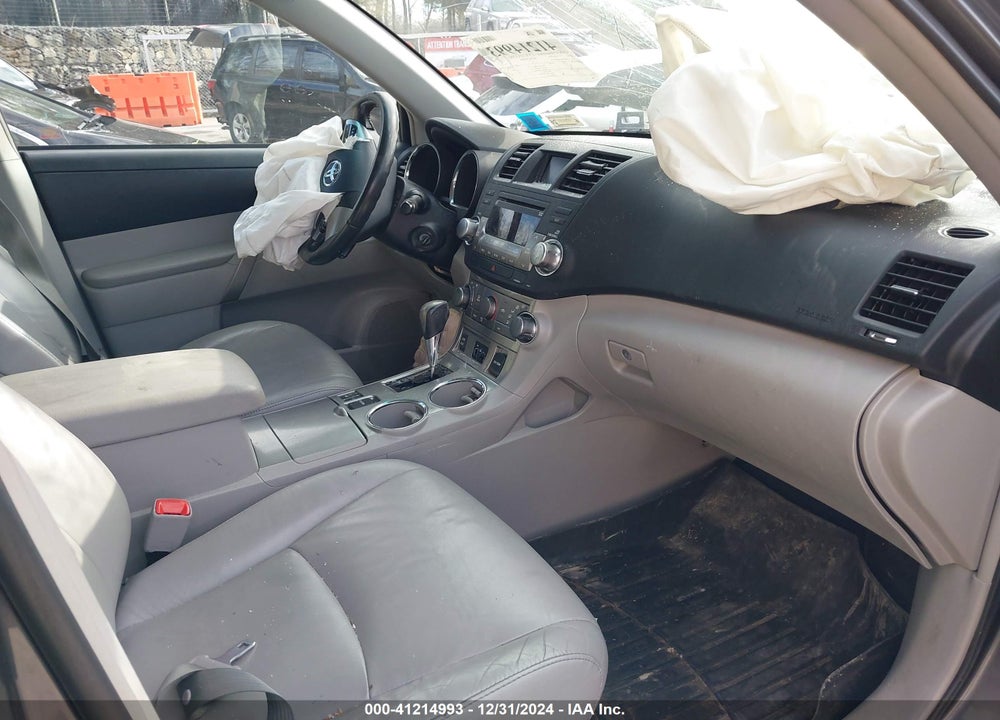 2011 TOYOTA HIGHLANDER VIN: 5TDBK3EH1BS066978