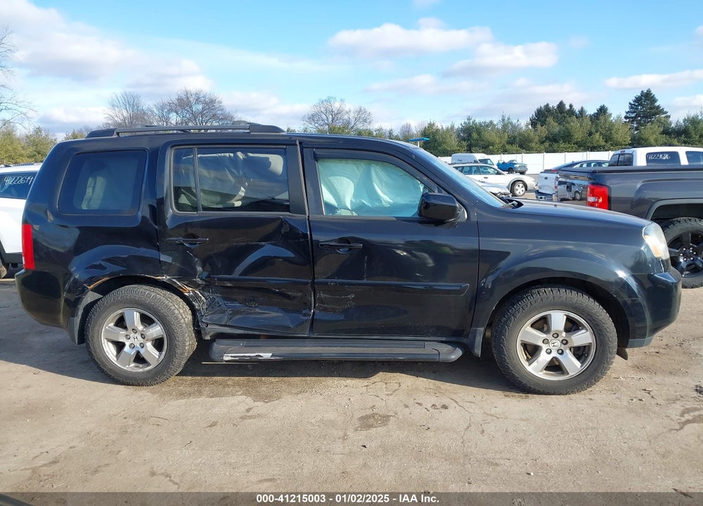2011 HONDA PILOT EX VIN: 5FNYF4H42BB074895