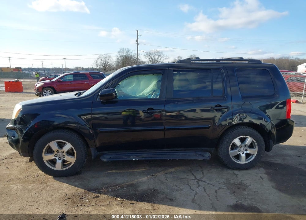 2011 HONDA PILOT EX VIN: 5FNYF4H42BB074895