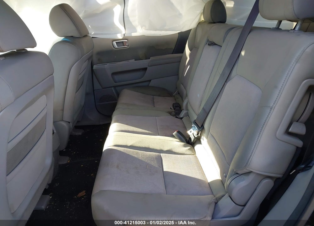 2011 HONDA PILOT EX VIN: 5FNYF4H42BB074895