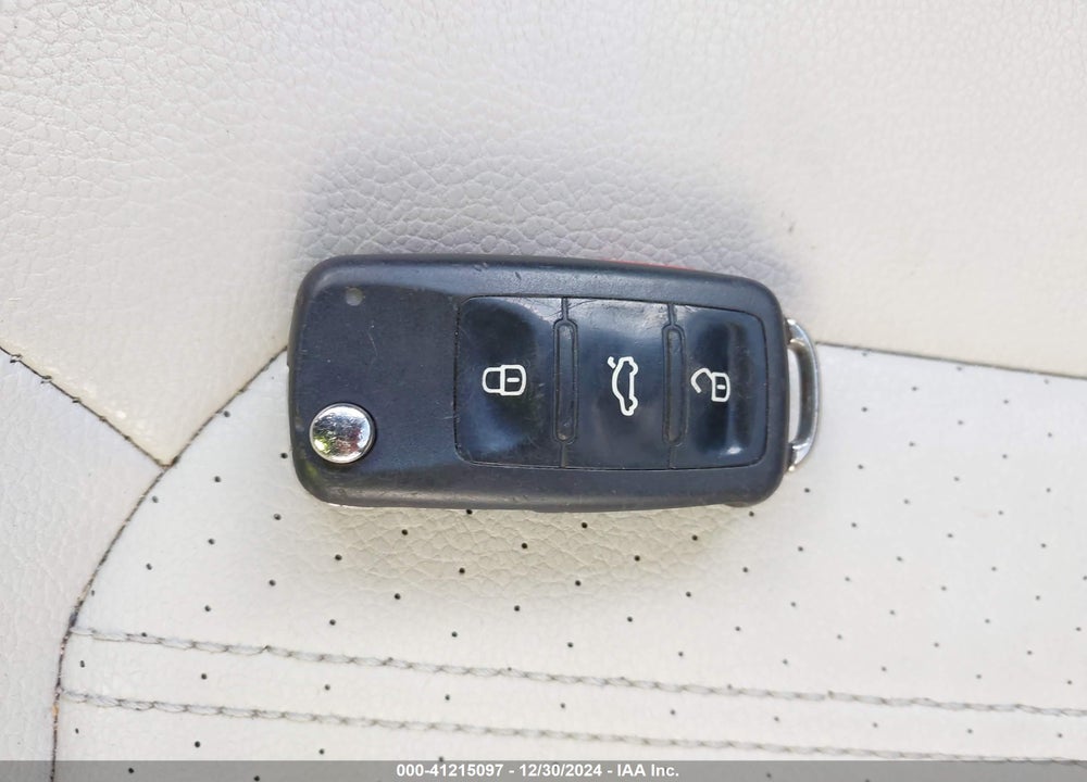 2016 VOLKSWAGEN JETTA 1.8T SPORT VIN: 3VWD17AJ6GM222206