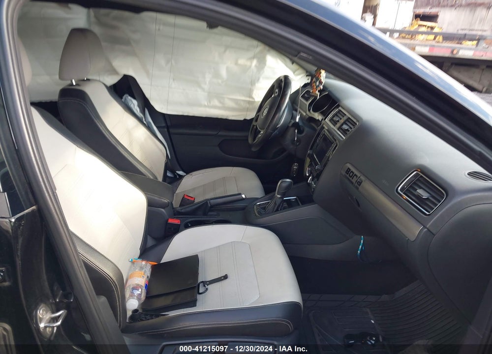2016 VOLKSWAGEN JETTA 1.8T SPORT VIN: 3VWD17AJ6GM222206