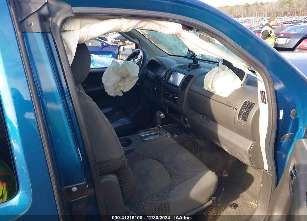 2005 NISSAN FRONTIER LE VIN: 1N6AD06U95C449778