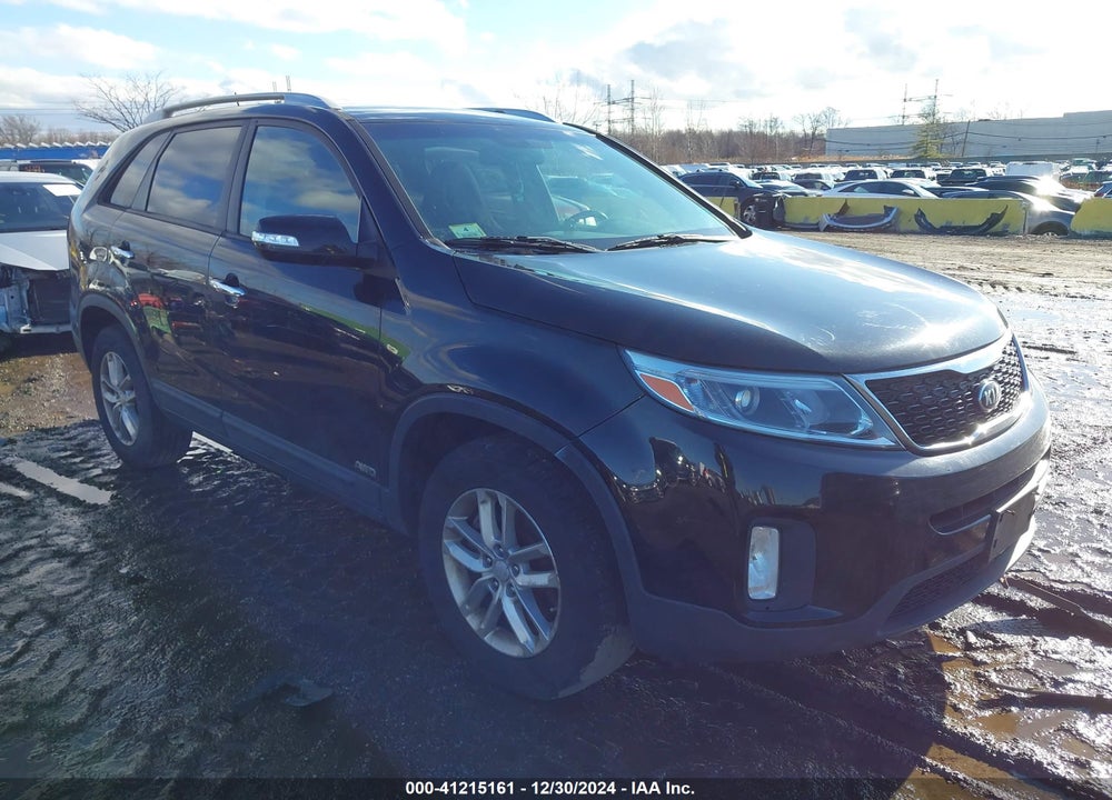 2015 KIA SORENTO LX VIN: 5XYKTDA65FG569150