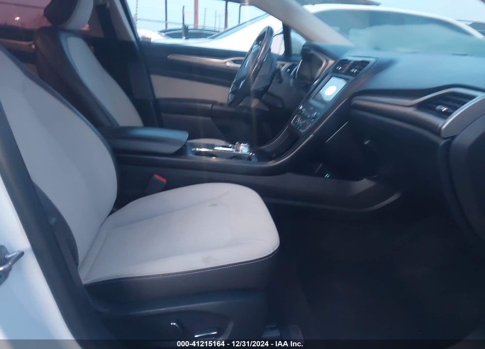 2019 FORD FUSION VIN: 3FA6P0HD3KR202465