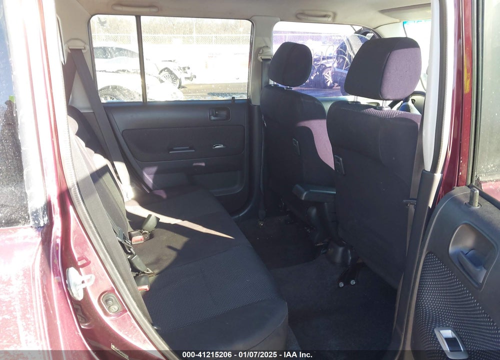 2005 SCION XB VIN: JTLKT324750200208