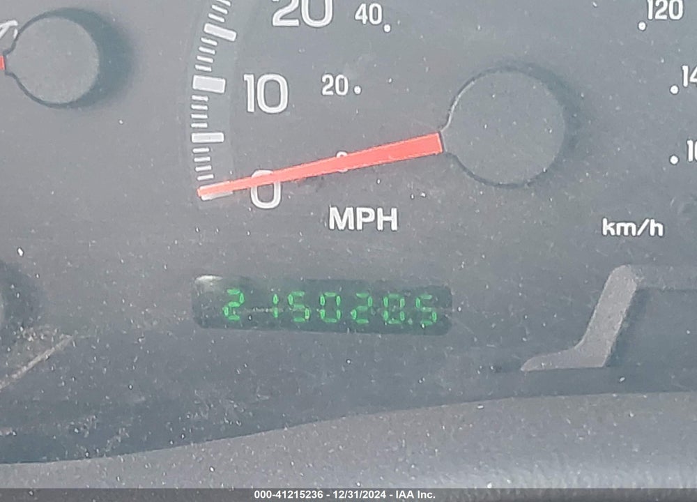 2000 FORD EXPEDITION XLT VIN: 1FMPU16L0YLB82430