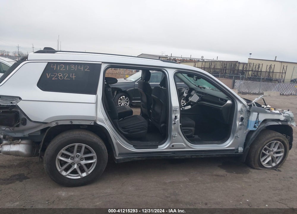 2023 JEEP GRAND CHEROKEE L VIN: 1C4RJKAG7P8812824