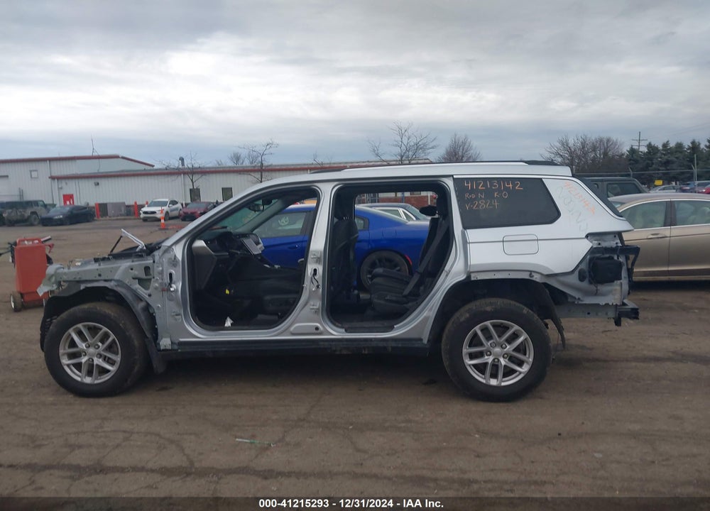 2023 JEEP GRAND CHEROKEE L VIN: 1C4RJKAG7P8812824
