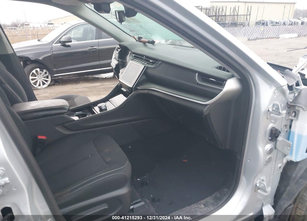 2023 JEEP GRAND CHEROKEE L VIN: 1C4RJKAG7P8812824