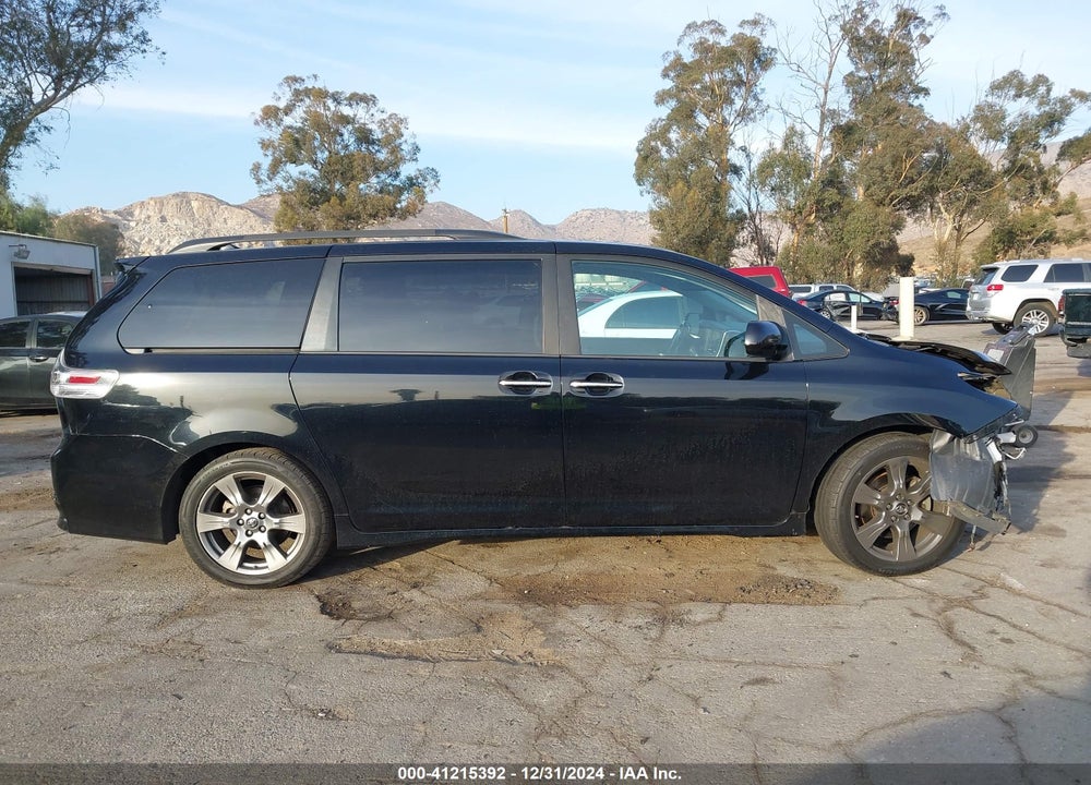 2018 TOYOTA SIENNA SE/SE PREMIUM VIN: 5TDXZ3DC5JS915791