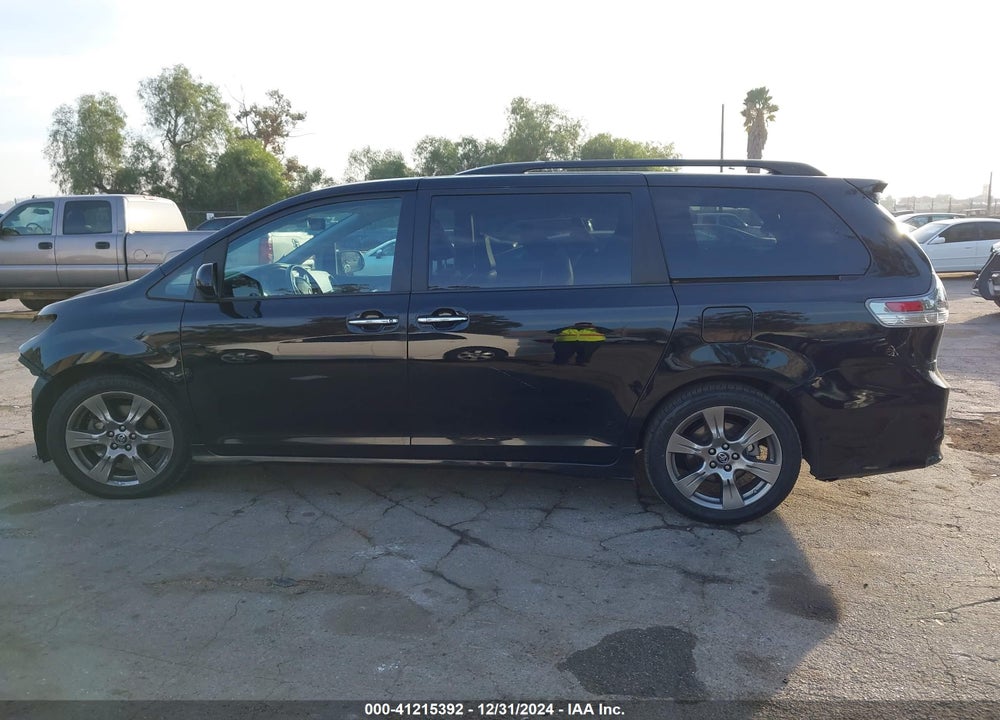 2018 TOYOTA SIENNA SE/SE PREMIUM VIN: 5TDXZ3DC5JS915791