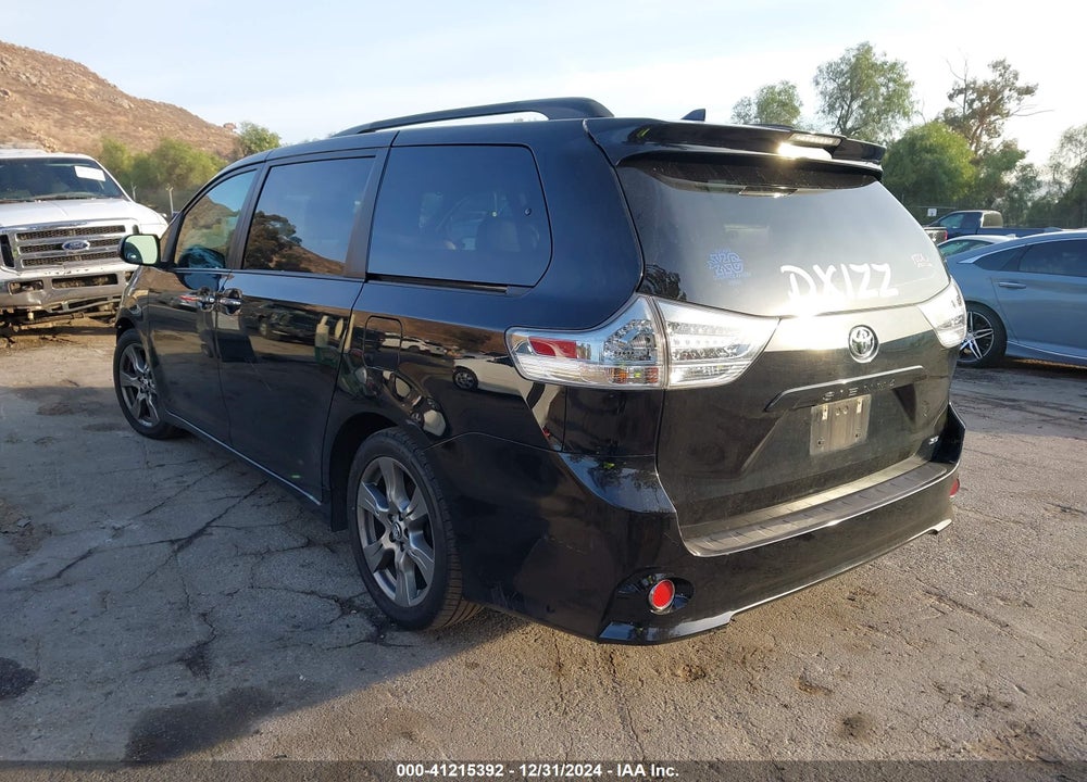 2018 TOYOTA SIENNA SE/SE PREMIUM VIN: 5TDXZ3DC5JS915791