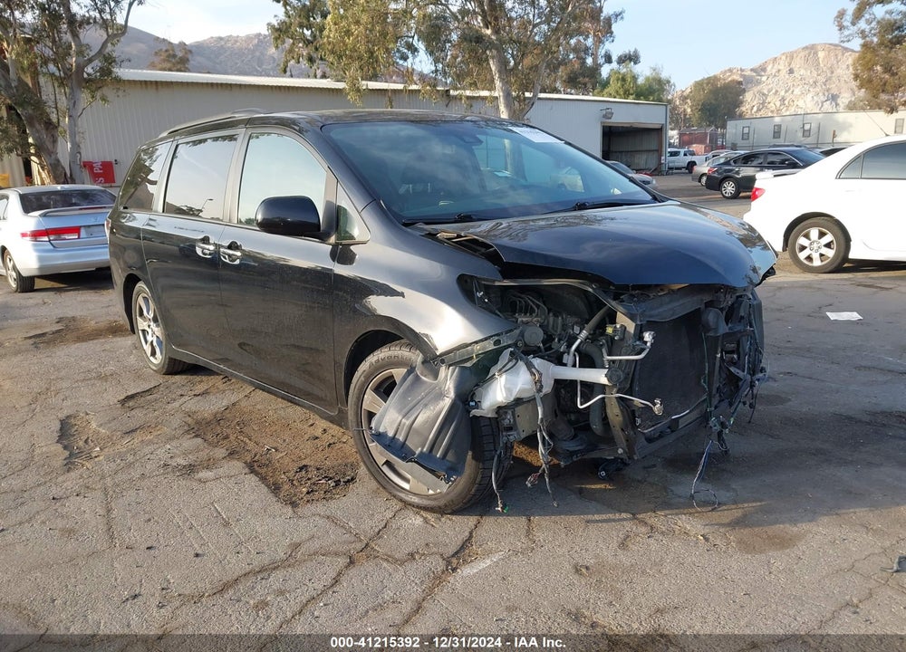 2018 TOYOTA SIENNA SE/SE PREMIUM VIN: 5TDXZ3DC5JS915791