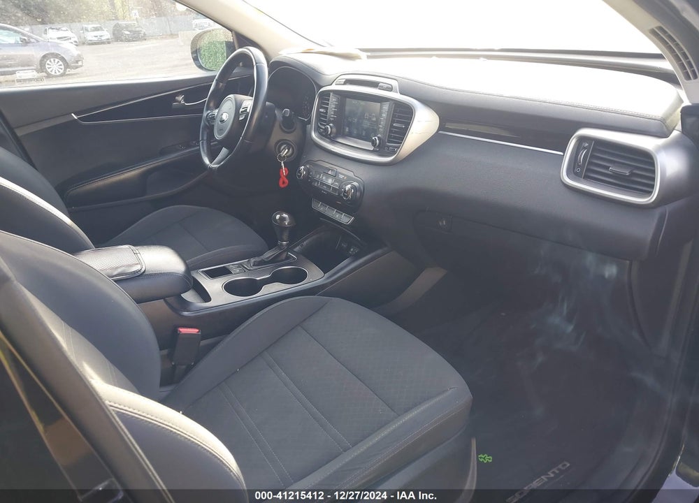 2018 KIA SORENTO 3.3L LX VIN: 5XYPGDA57JG365041