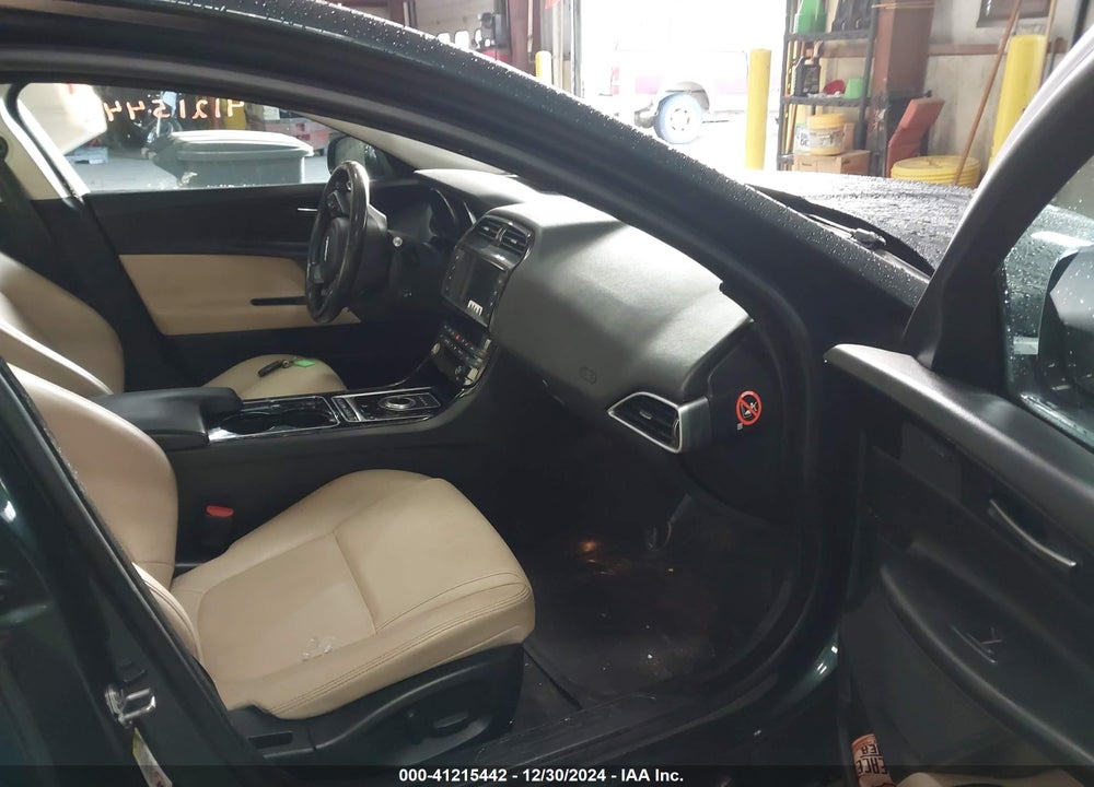 2017 JAGUAR XE VIN: SAJAJ4BV8HA965939