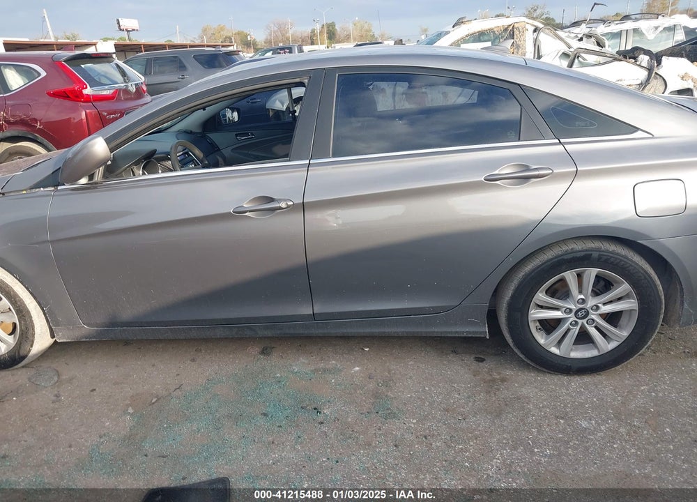 2011 HYUNDAI SONATA VIN: 5NPEB4AC4BH244272