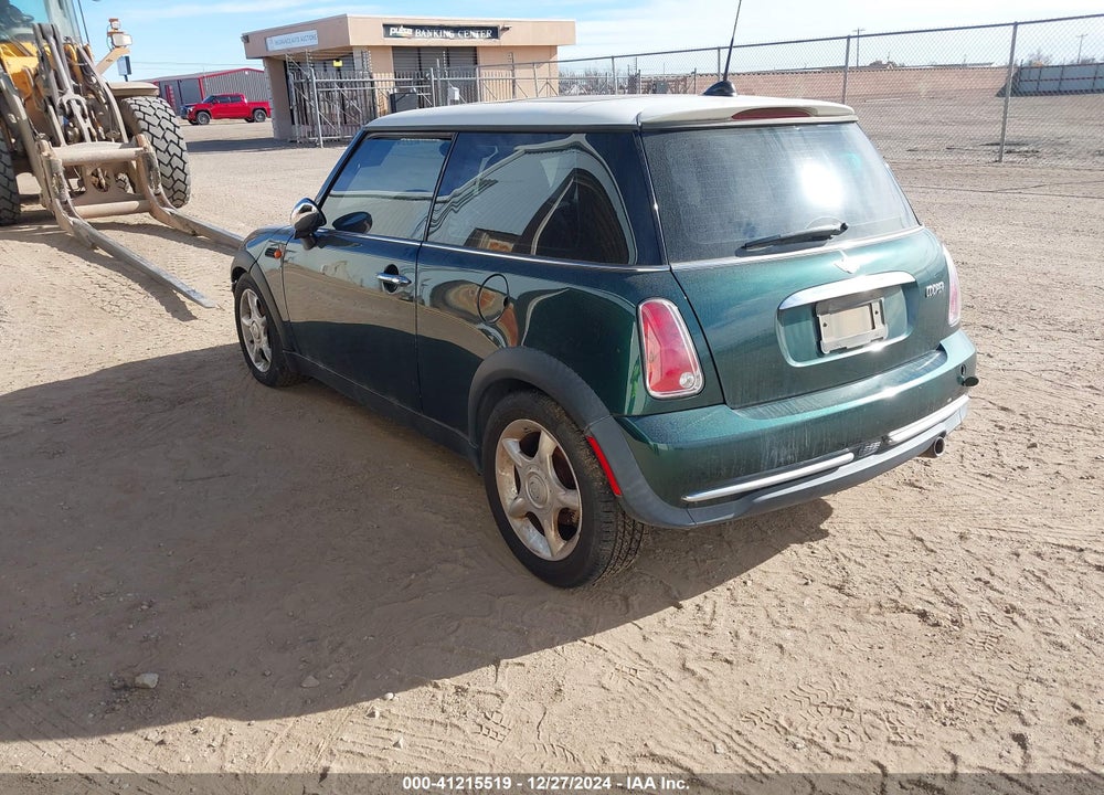 2006 MINI COOPER VIN: WMWRC335X6TJ75609