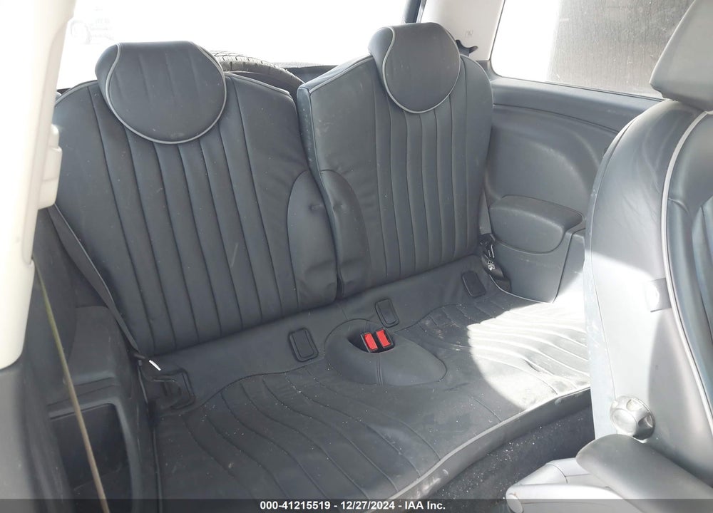 2006 MINI COOPER VIN: WMWRC335X6TJ75609