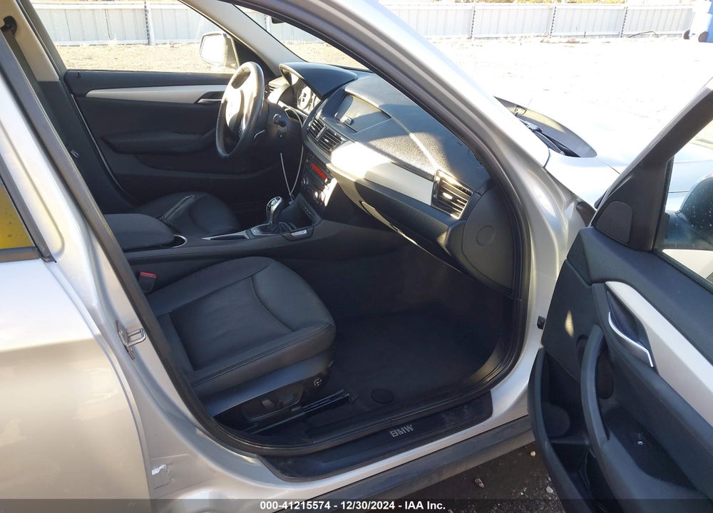 2013 BMW X1 XDRIVE28I VIN: WBAVL1C59DVR82515