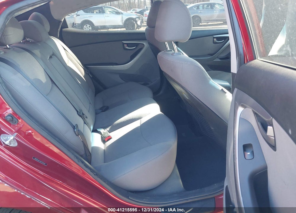 2016 HYUNDAI ELANTRA SE VIN: 5NPDH4AE7GH722929