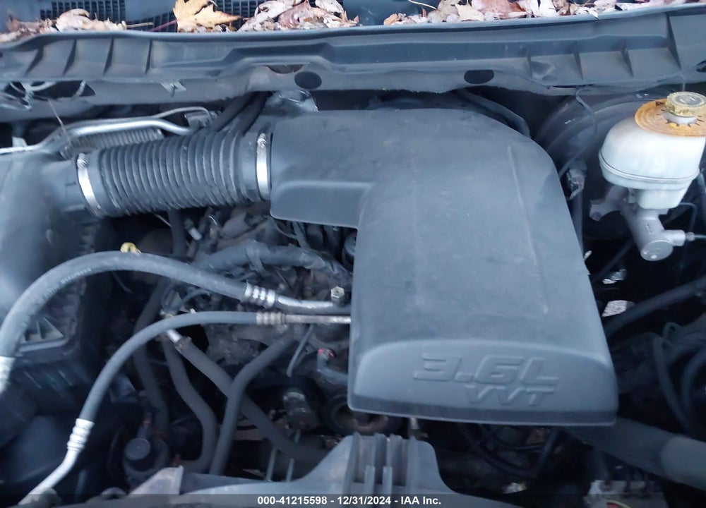 2015 RAM 1500 VIN: 1C6RR7LGXFS506812