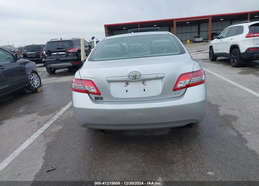 2011 TOYOTA CAMRY LE VIN: 4T1BF3EK1BU647016