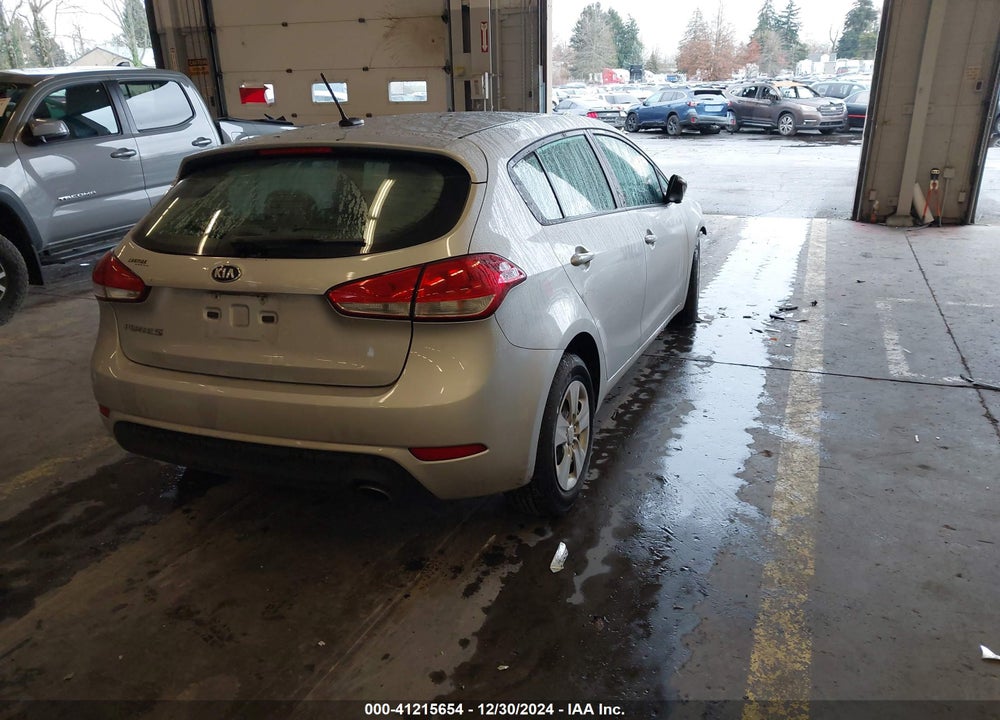 2017 KIA FORTE VIN: KNAFK5A85H5697845