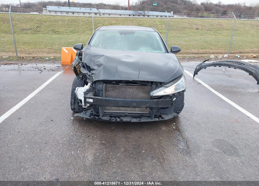 2019 HYUNDAI ELANTRA VIN: 5NPD84LFXKH471452
