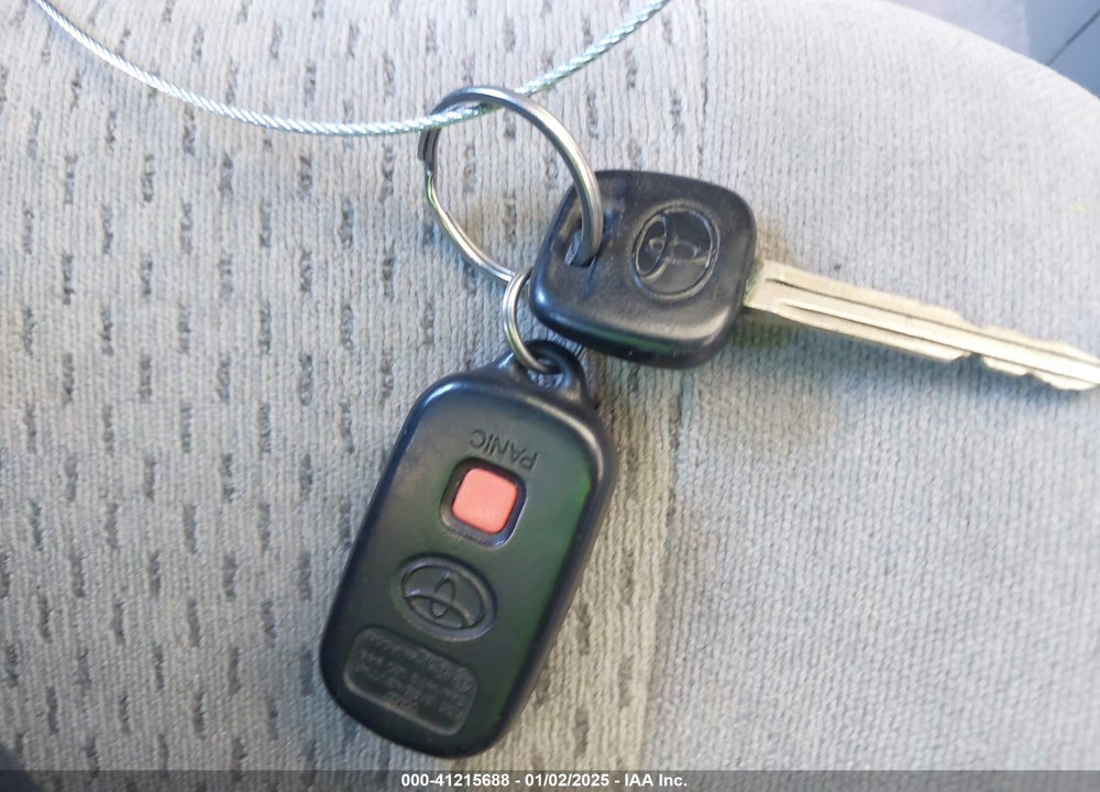 2002 TOYOTA CAMRY LE VIN: JTDBE32K220025656