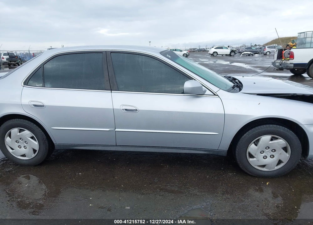 2002 HONDA ACCORD 3.0 LX VIN: 1HGCG164X2A075652