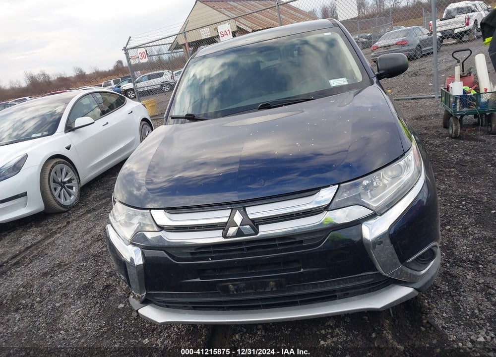 2017 MITSUBISHI OUTLANDER ES VIN: JA4AD2A37HZ028263