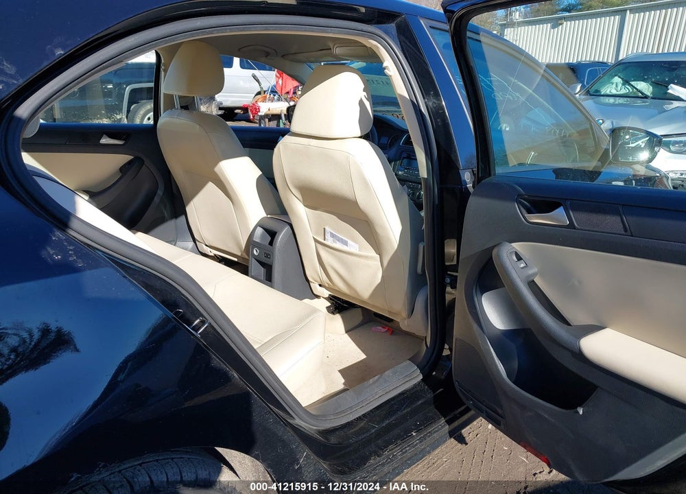2014 VOLKSWAGEN JETTA VIN: 3VWB17AJ3EM385822