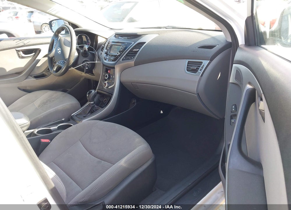 2016 HYUNDAI ELANTRA SE VIN: 5NPDH4AE2GH659786