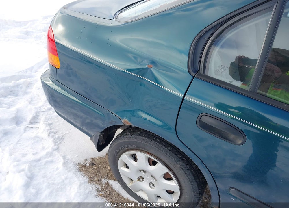 1998 HONDA CIVIC DX VIN: 1HGEJ662XWL000532