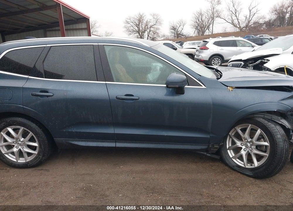 2018 VOLVO XC60 T5 MOMENTUM VIN: YV4102RK9J1004688