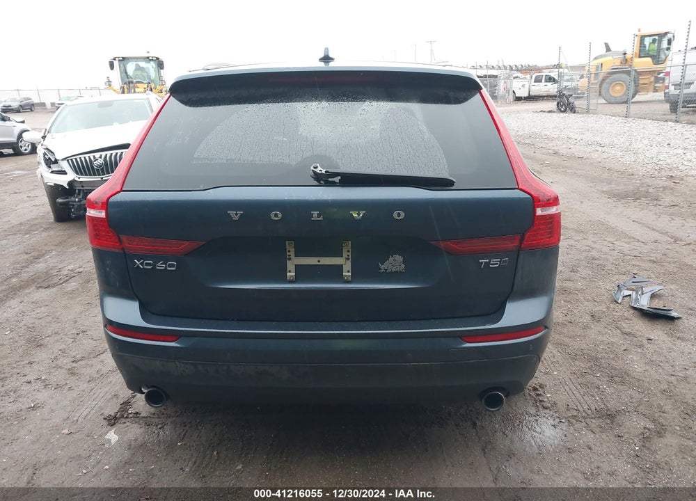 2018 VOLVO XC60 T5 MOMENTUM VIN: YV4102RK9J1004688