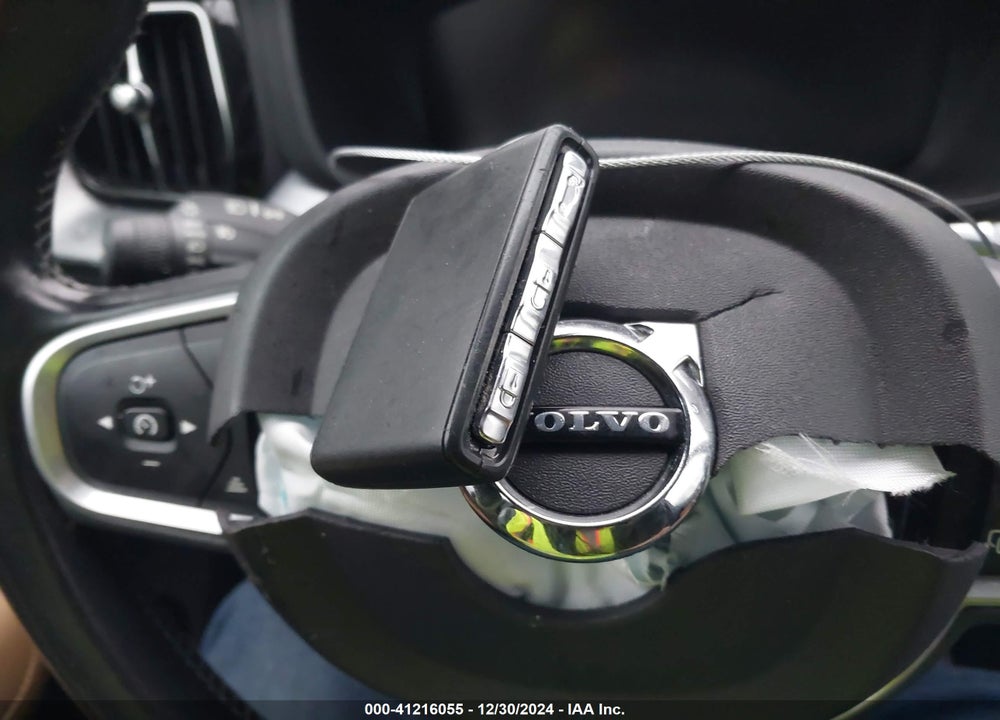 2018 VOLVO XC60 T5 MOMENTUM VIN: YV4102RK9J1004688