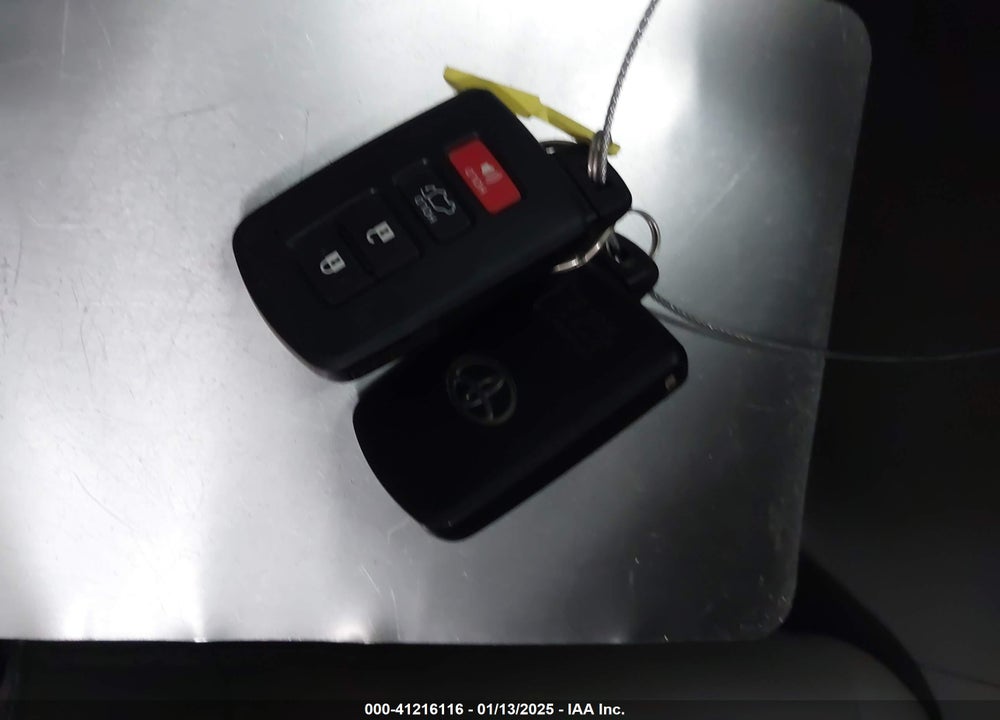 2014 TOYOTA HIGHLANDER XLE V6 VIN: 5TDJKRFH2ES041444