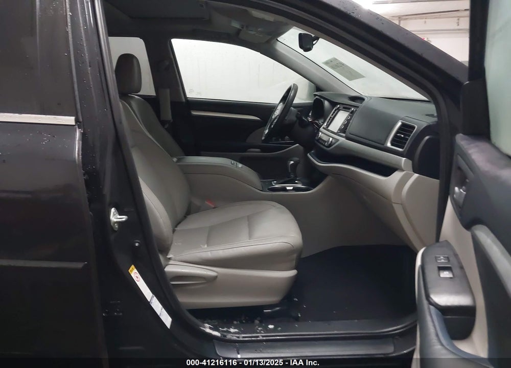 2014 TOYOTA HIGHLANDER XLE V6 VIN: 5TDJKRFH2ES041444