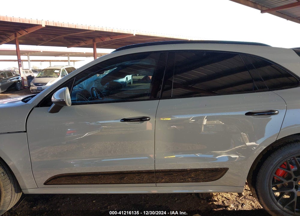 2017 PORSCHE MACAN VIN: WP1AG2A53HLB54104