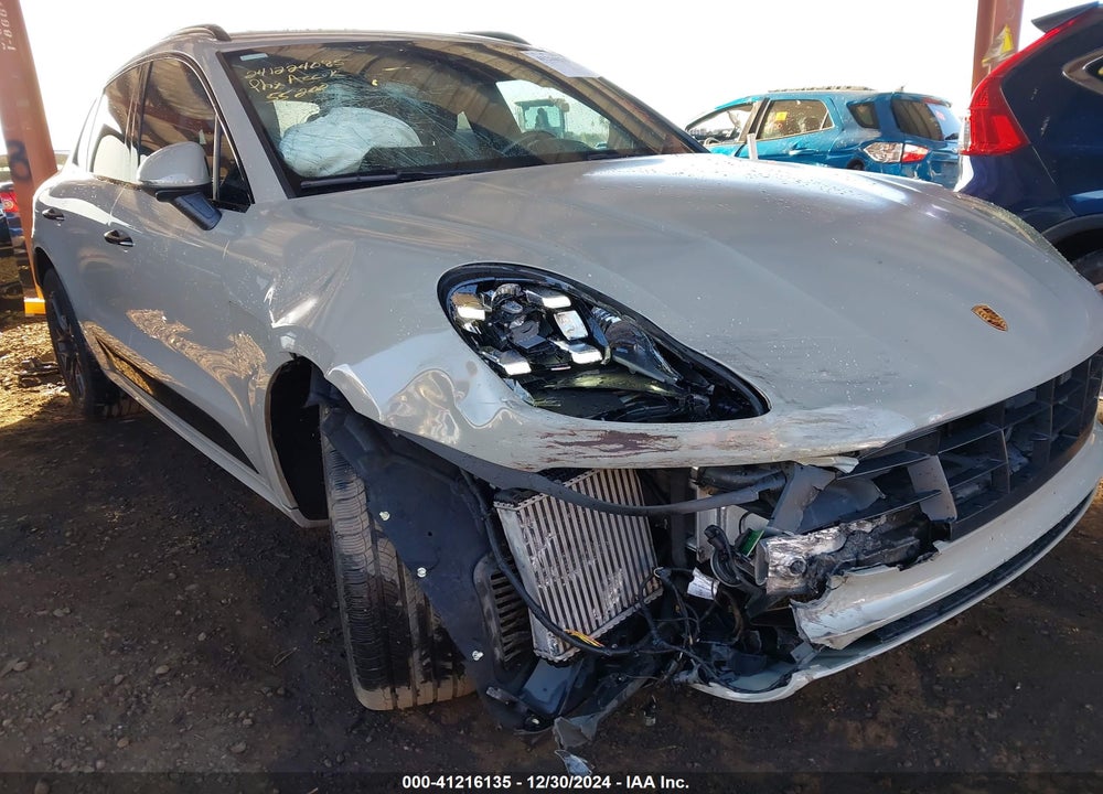 2017 PORSCHE MACAN VIN: WP1AG2A53HLB54104