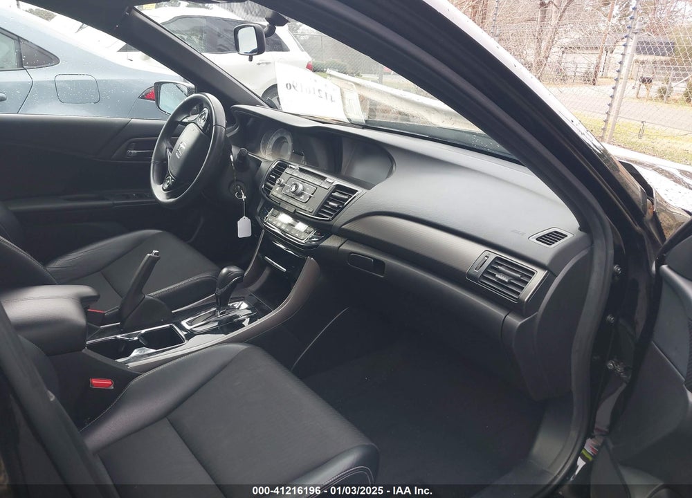 2017 HONDA ACCORD VIN: 1HGCR2F55HA185512
