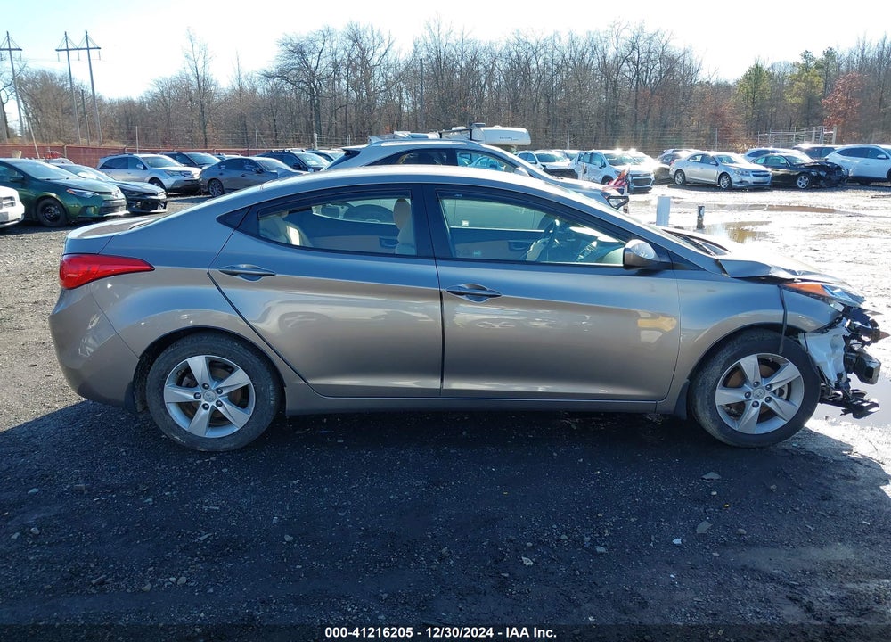 2013 HYUNDAI ELANTRA VIN: 5NPDH4AE0DH396788
