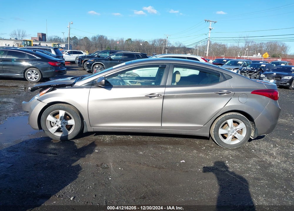 2013 HYUNDAI ELANTRA VIN: 5NPDH4AE0DH396788