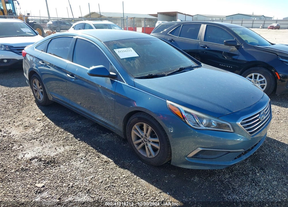 2016 HYUNDAI SONATA SE VIN: 5NPE24AF0GH417352